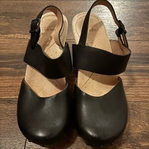 Dansko 
Size 37 
Black